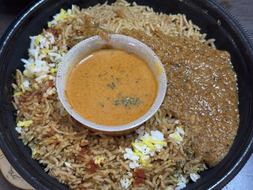 ビリヤニ弁当の中身