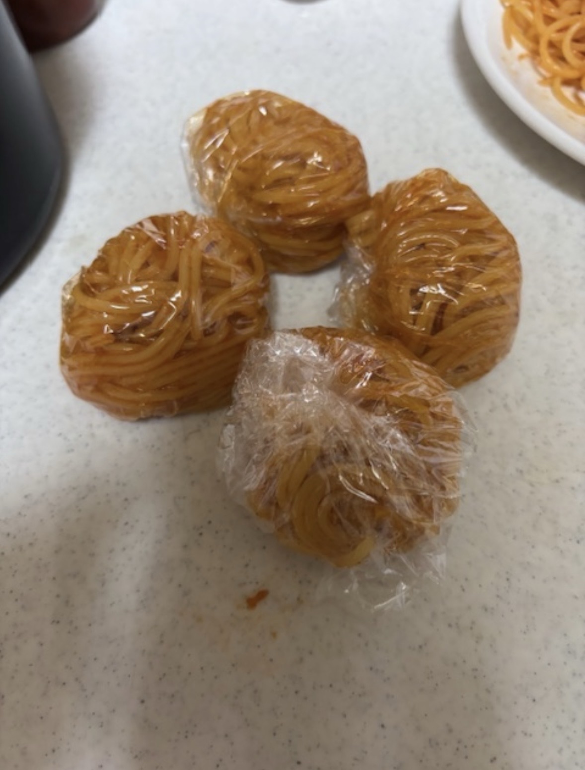 ラップにくるんで冷蔵庫へ