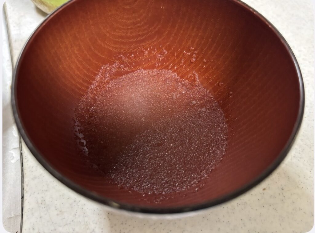ゼラチンを冷水に浸す